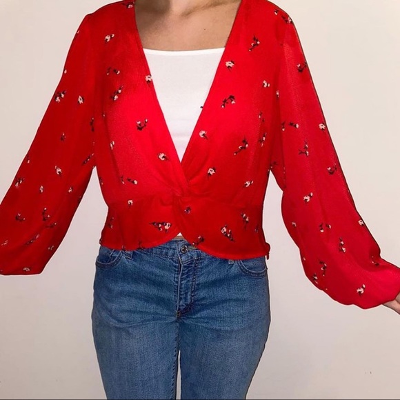 Tops - Floral Blouse🌹